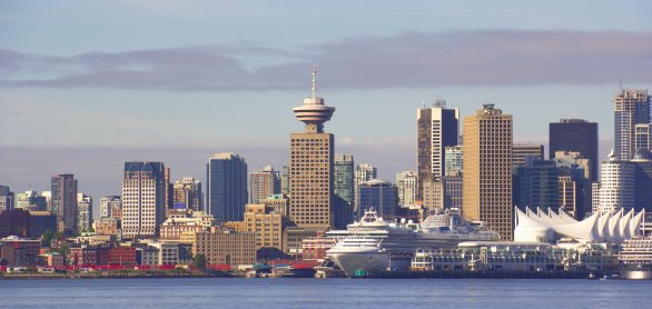 Blick auf den Hafen von Vancouver © Denis Kuvaev - shutterstock.com
