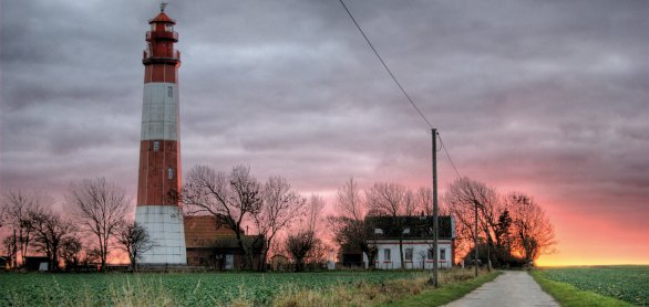 Leuchtturm auf Fehmarn © Reimer - Pixelvario-fotolia.com