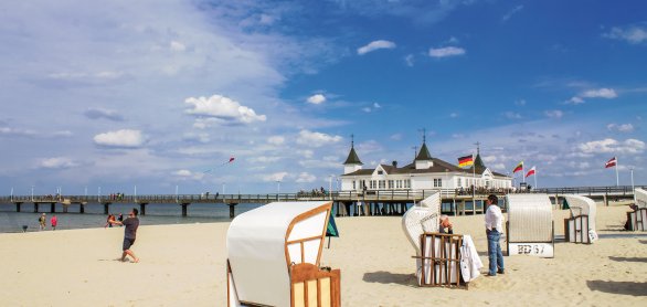 Seebrücke und Strand in Ahlbeck © pure-life-pictures - fotolia.com