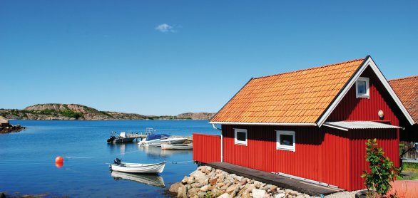 Schwedisches Haus am Meer © tinadefortunata-fotolia.com