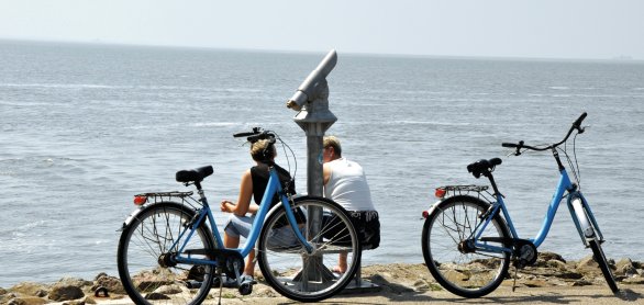 Eine Fahrradpause an der Nordsee  © CSschmuck - stock.adobe.com