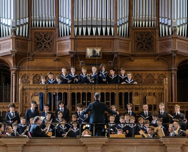 &copy; Jens Schlueter