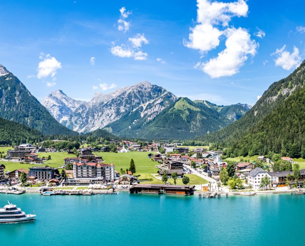 &copy; fottoo - stock.adobe.com