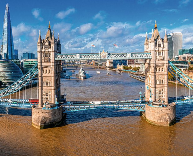 &copy; Aerial Film Studio - stock.adobe.com