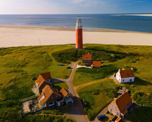 &copy; Shutterstock/fokke baarssen