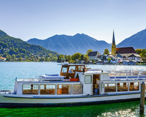 &copy; fottoo - stock.adobe.com