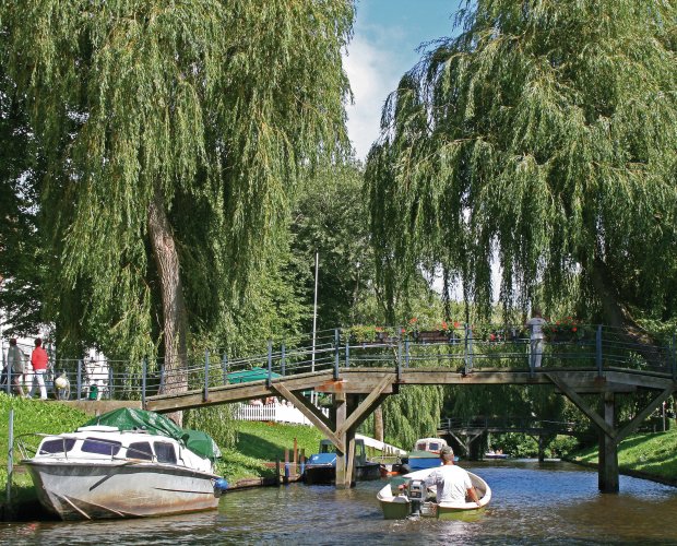 &copy; Harlekin-Graphics-fotolia.com