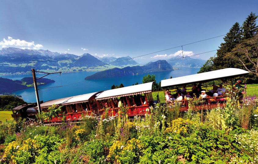 Rigi Dampfbahn am Vierwaldstättersee © suteracher-fotolia.com