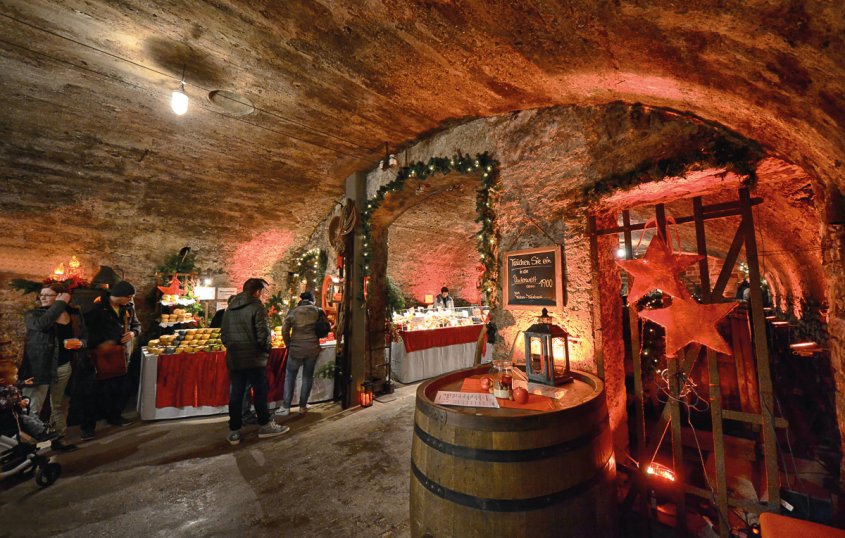 Mosel-Wein-Nachts-Markt Keller Zunftscheune © Chris Marmann