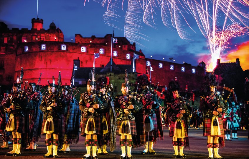 The Royal Edinburgh Military Tattoo © VisitBritain/Andrew Pickett 