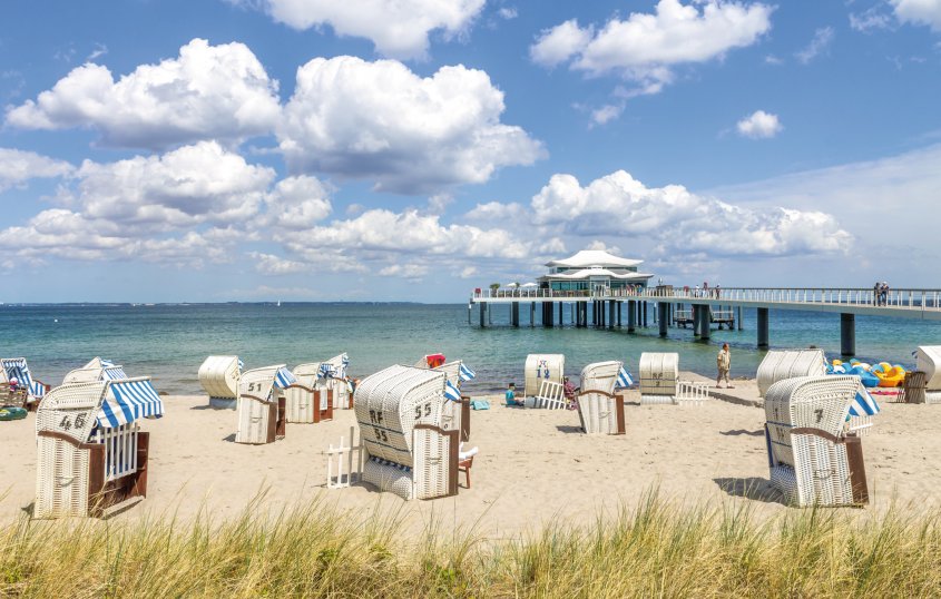 Strand und Seebrücke Timmendorfer Strand © Sina Ettmer - stock.adobe.com