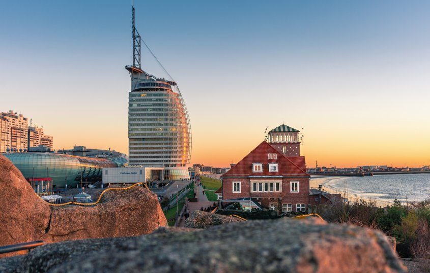 Sonnenuntergang in Bremerhaven &copy; Steffen - stock.adobe.com