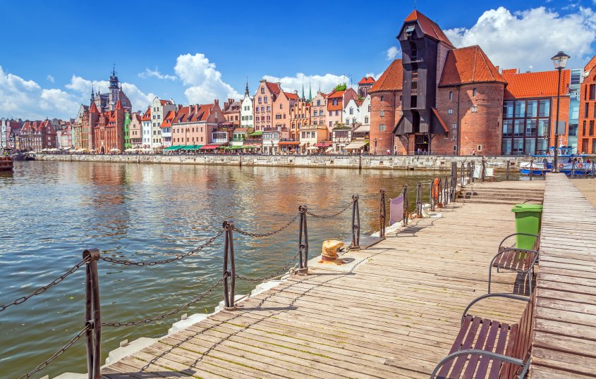 Krantor an der Uferpromenade Mottlau © Patryk Kosmider - stock.adobe.com
