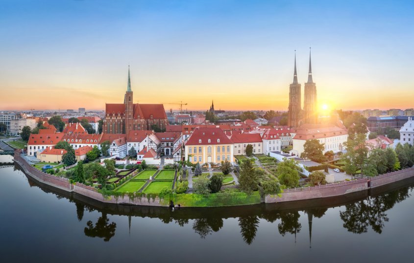Blick auf die Dominsel in Breslau © bbsferrari - stock.adobe.com