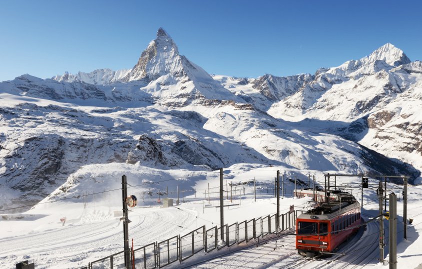 Gornergratbahn und Matterhorn© Enrico Tricoli - stock.adobe.com