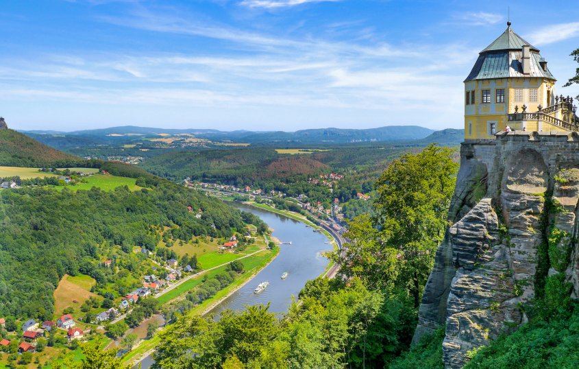 Elbe bei Königstein in Sachsen © Comofoto - stock.adobe.com