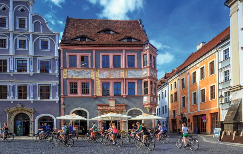 Untermarkt Görlitz mit Radfahrern © EGZ/Rainer Weisflog