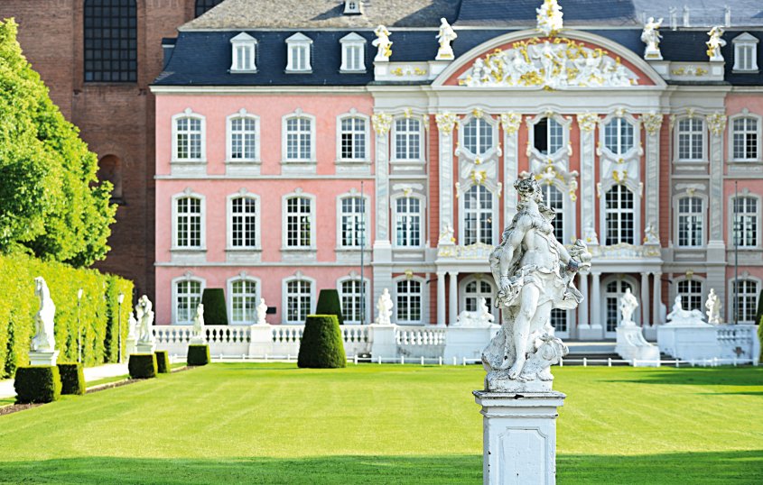 Kurfürstliches Palais in Trier &copy; Stefan Körber-fotolia.com